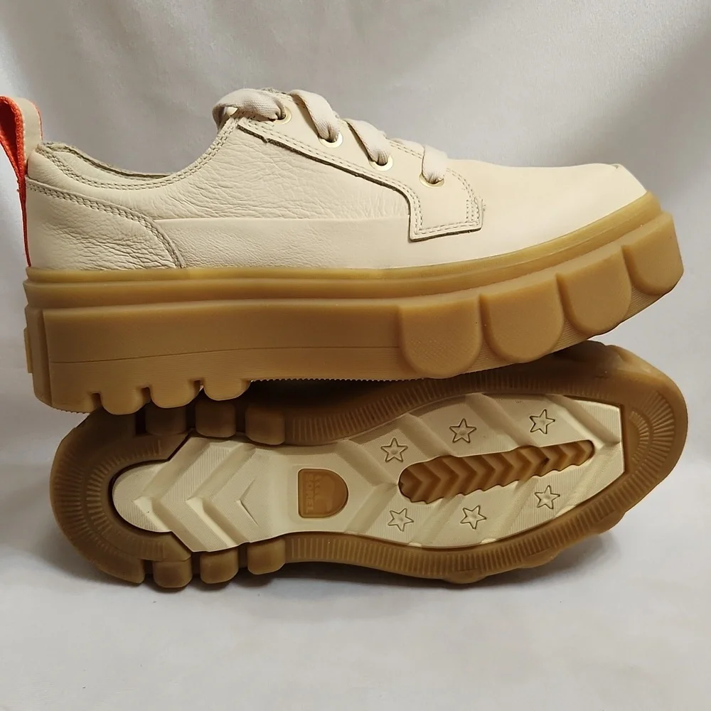 lace up